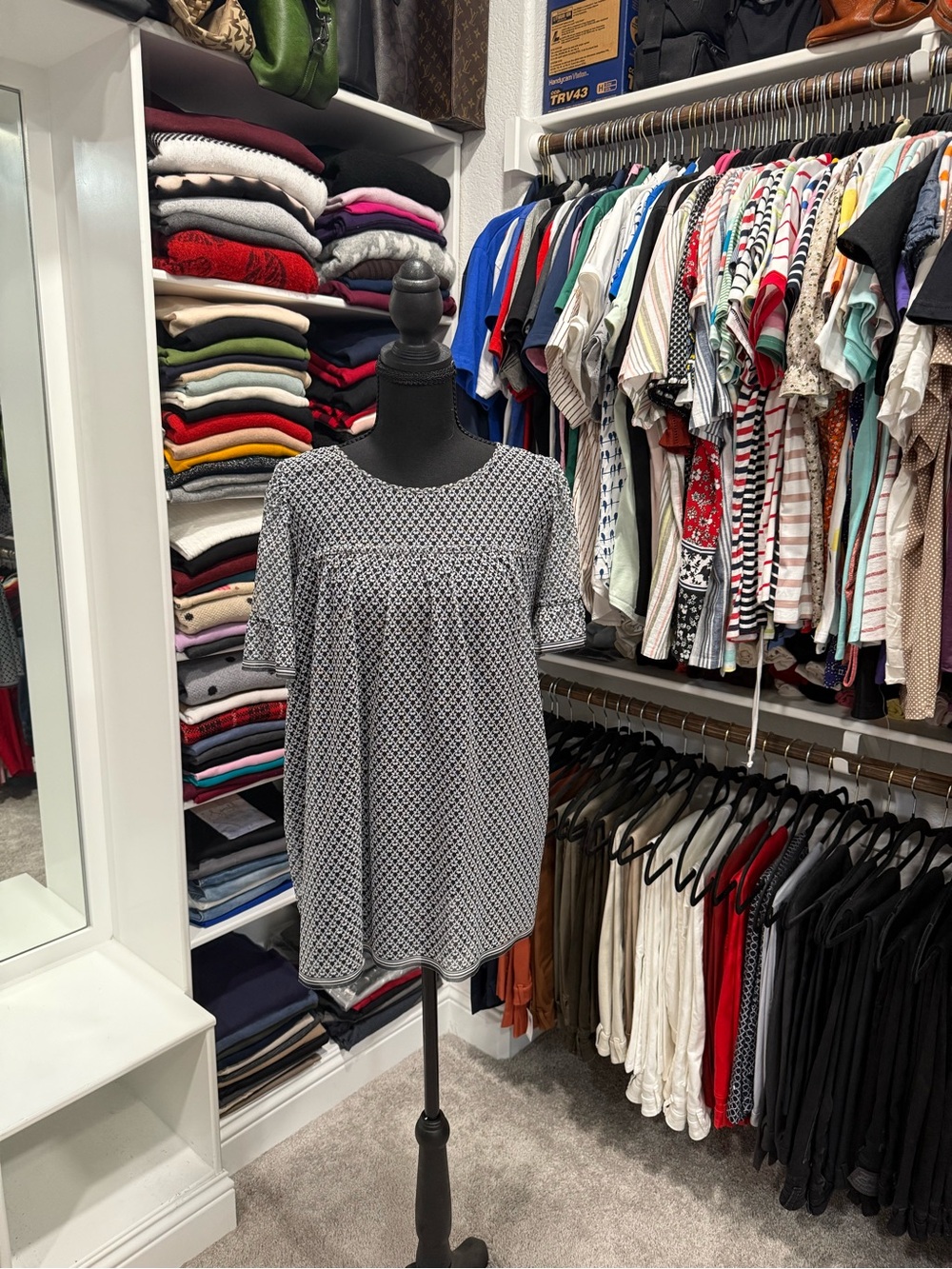 Max Studio Black and White Geometric Short-Sleeve Tunic